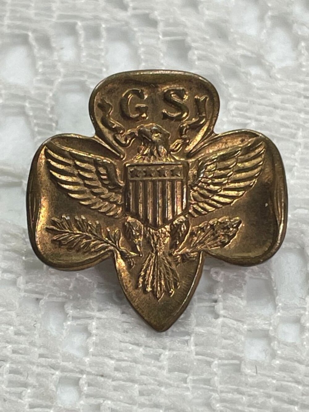 Vintage Girl Scout G.S. Pin Eagle Emblem Gold Tone Lapel Badge 3/4 Inch Collecti